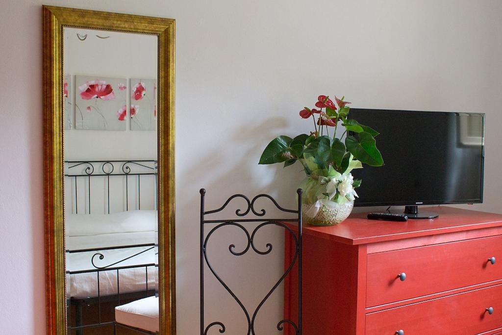 Bernardone Hotel Camaiore Room photo